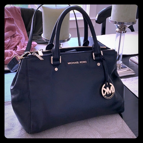 Michael Kors Handbags - Michael Kors Leather Handbag